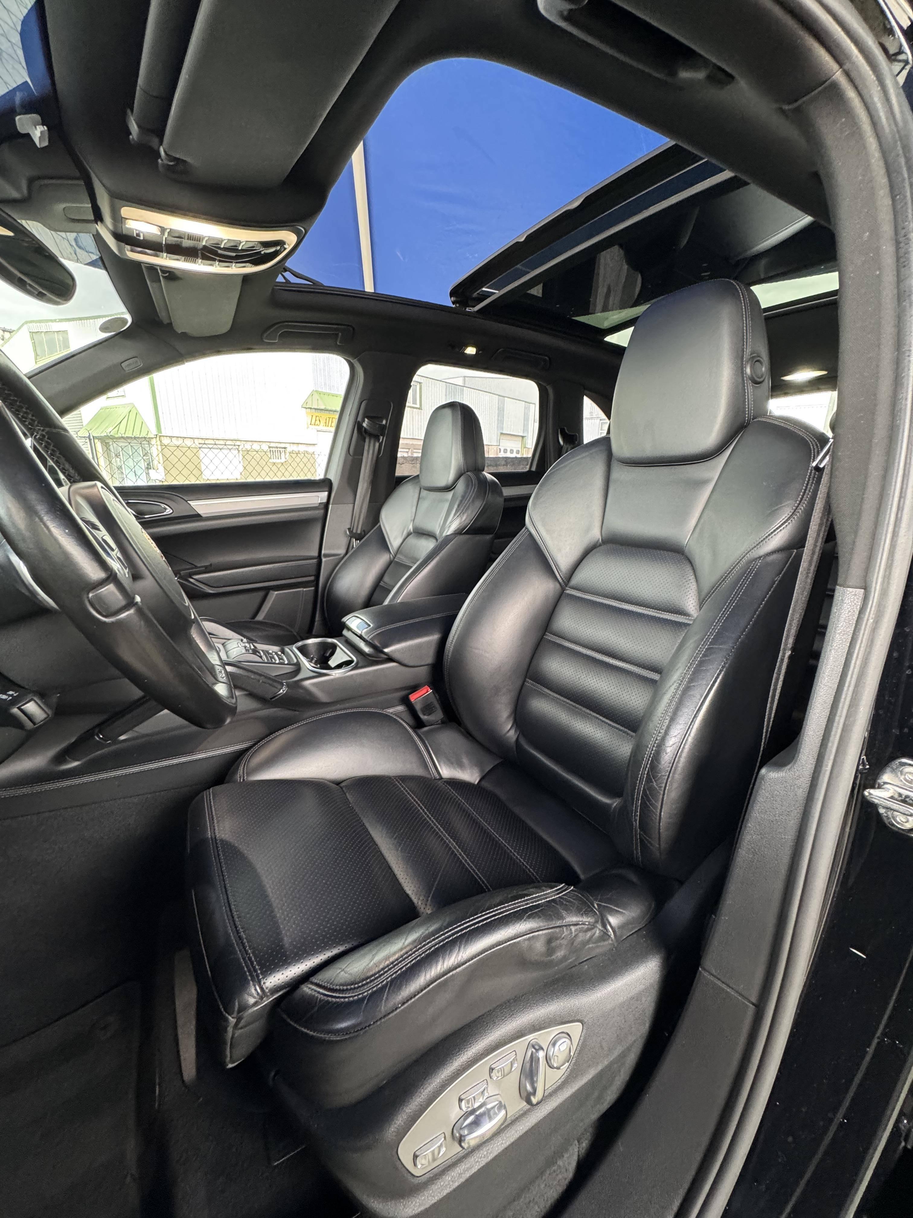 PORSCHE CAYENNE