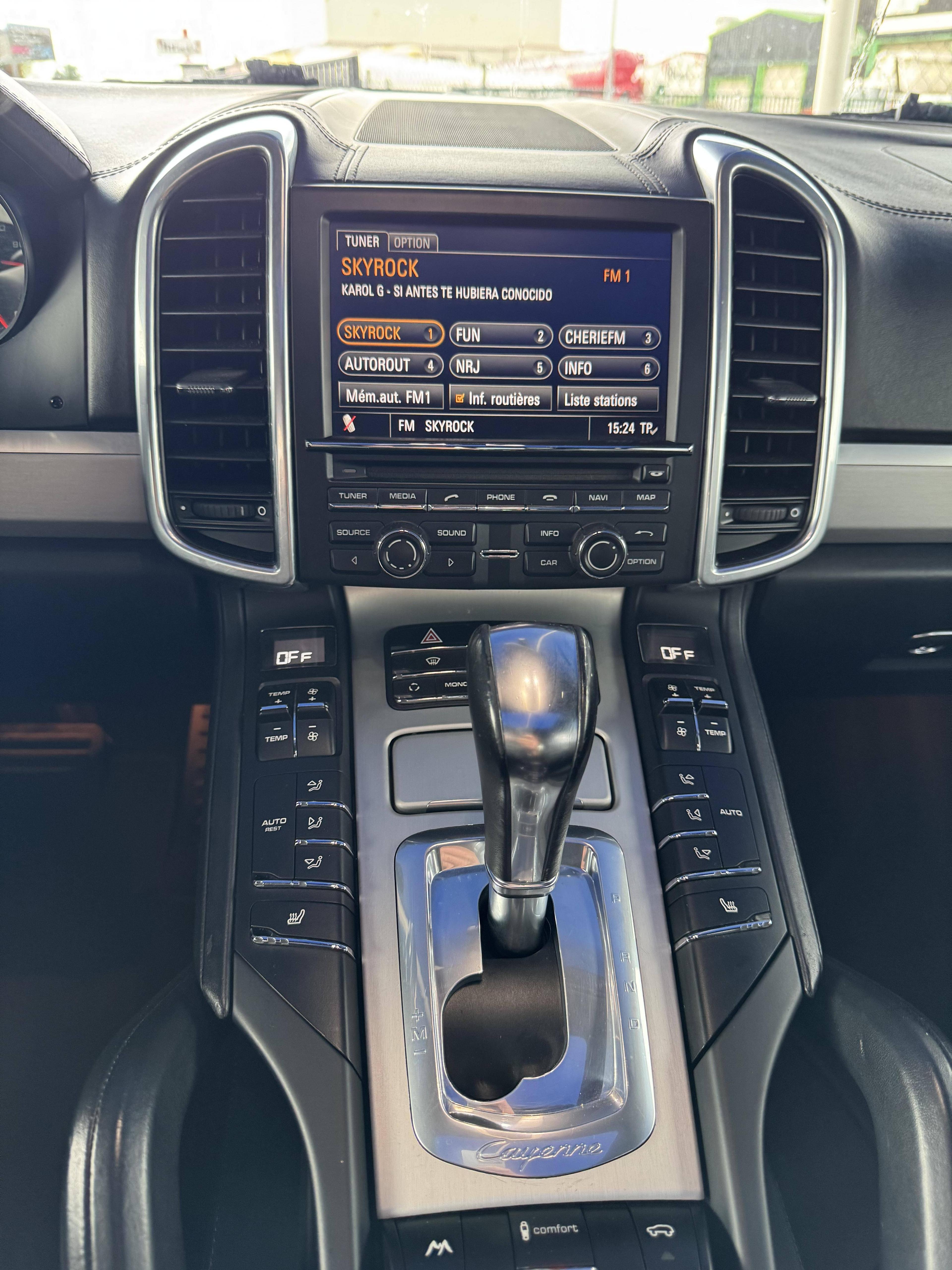 PORSCHE CAYENNE