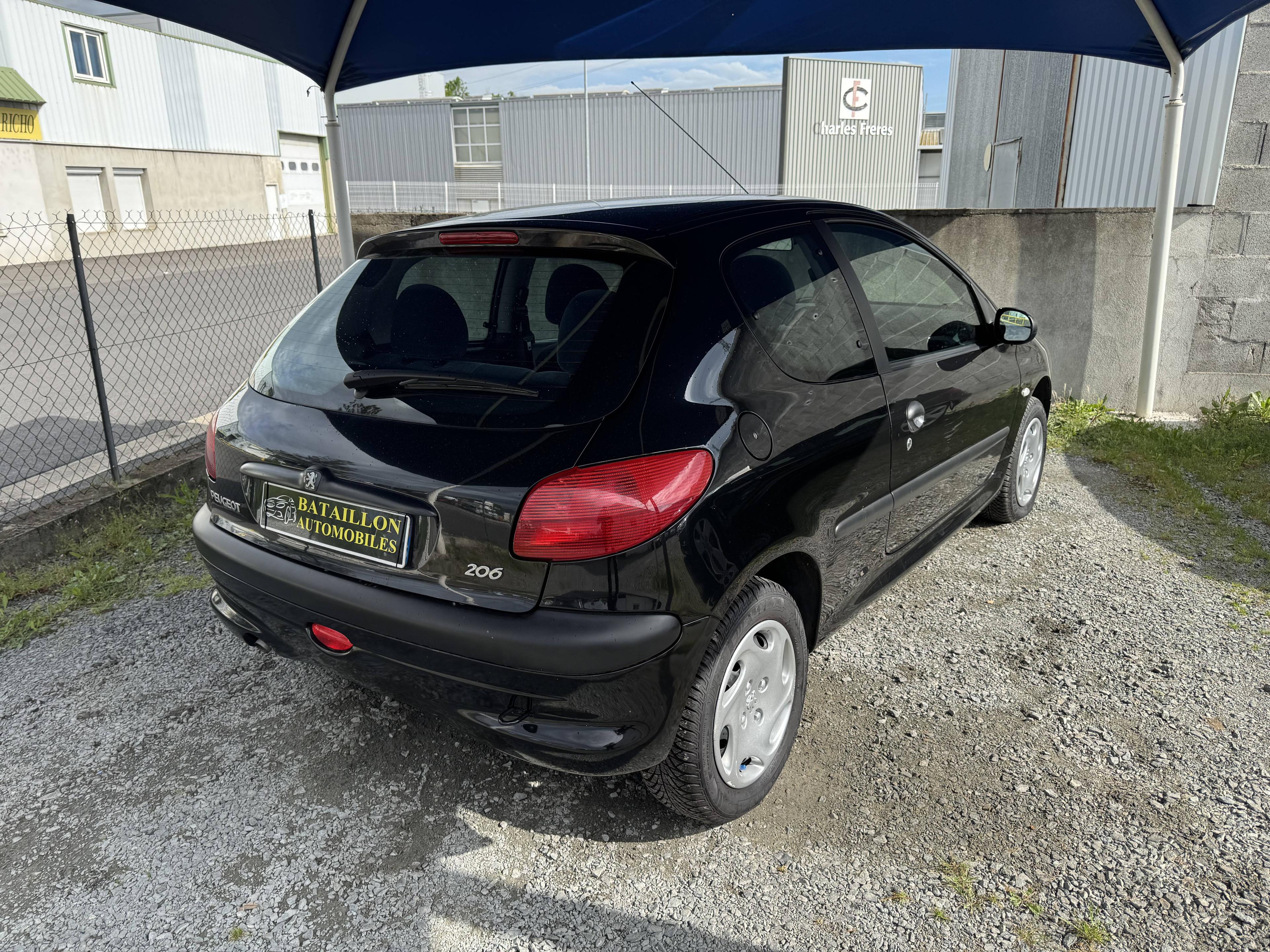 PEUGEOT 206