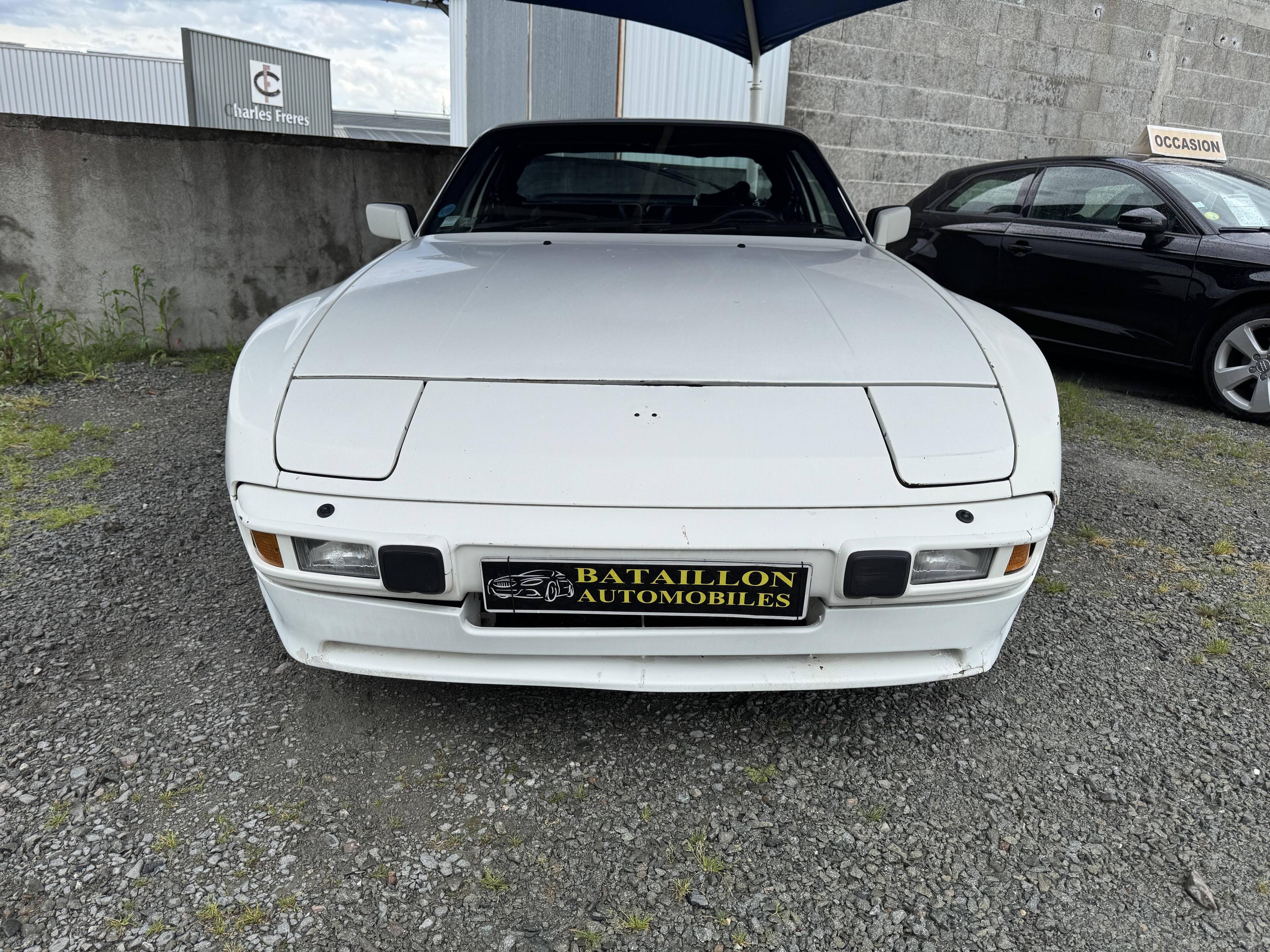 PORSCHE 944