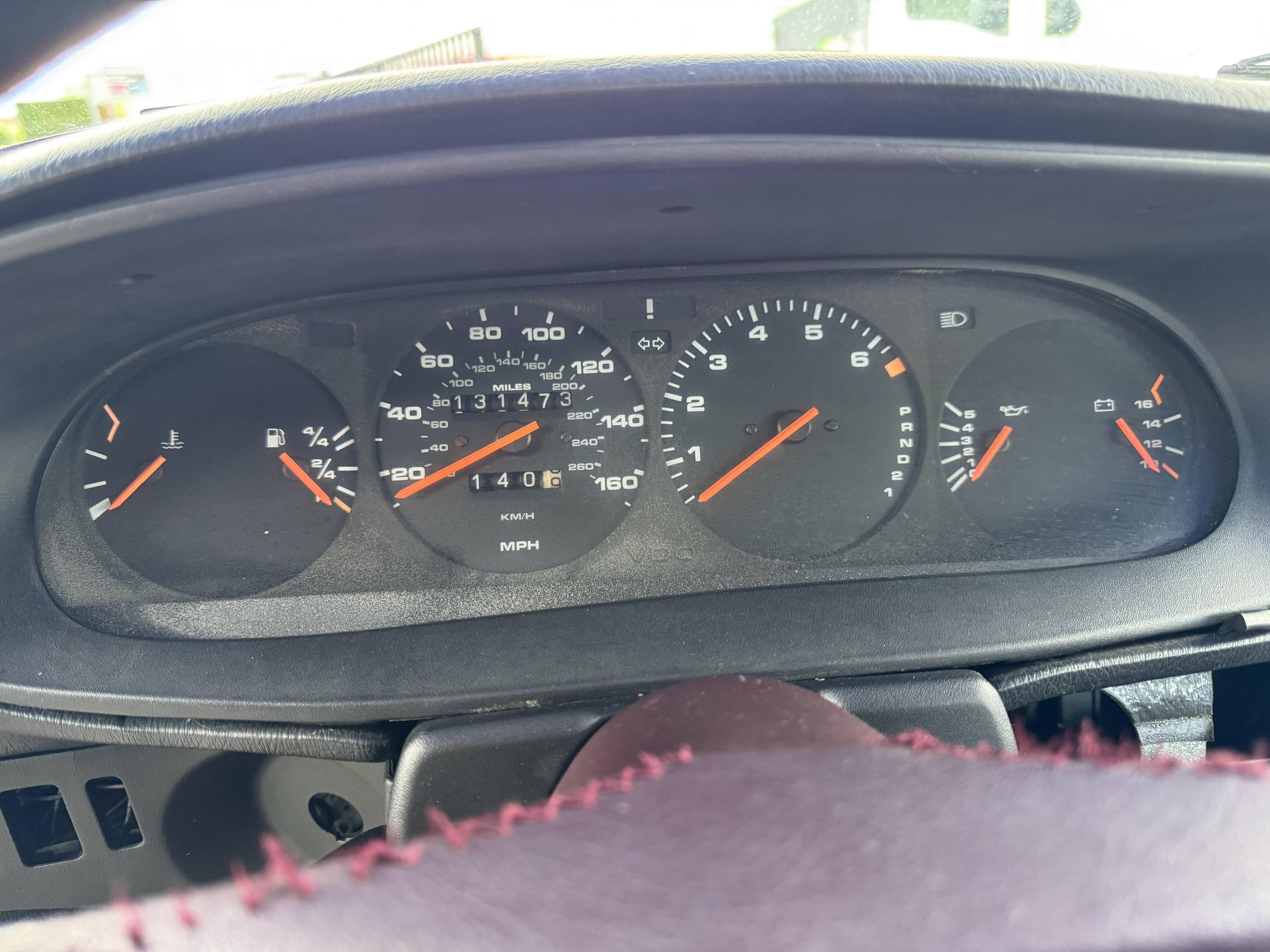 PORSCHE 944