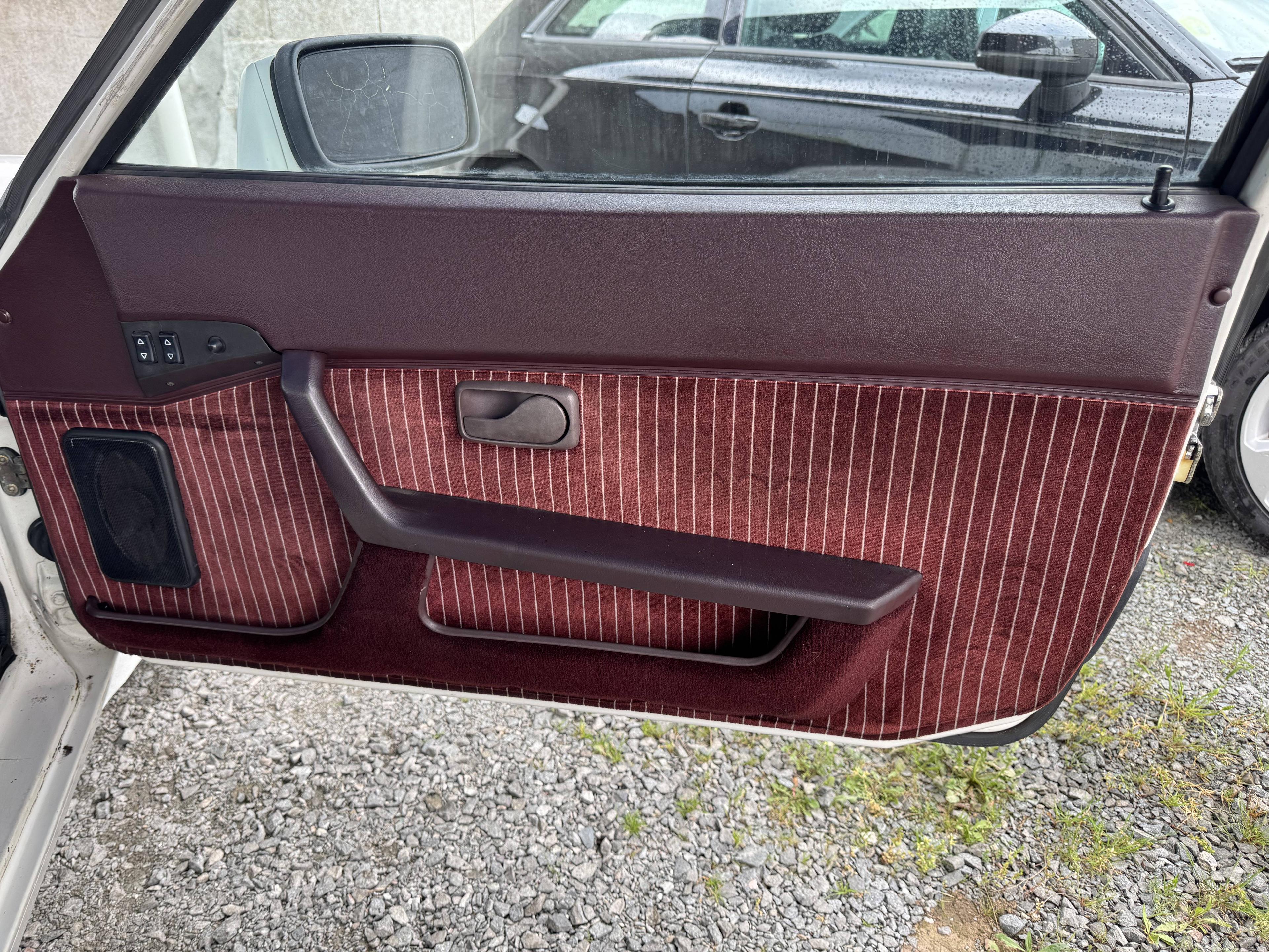 PORSCHE 944