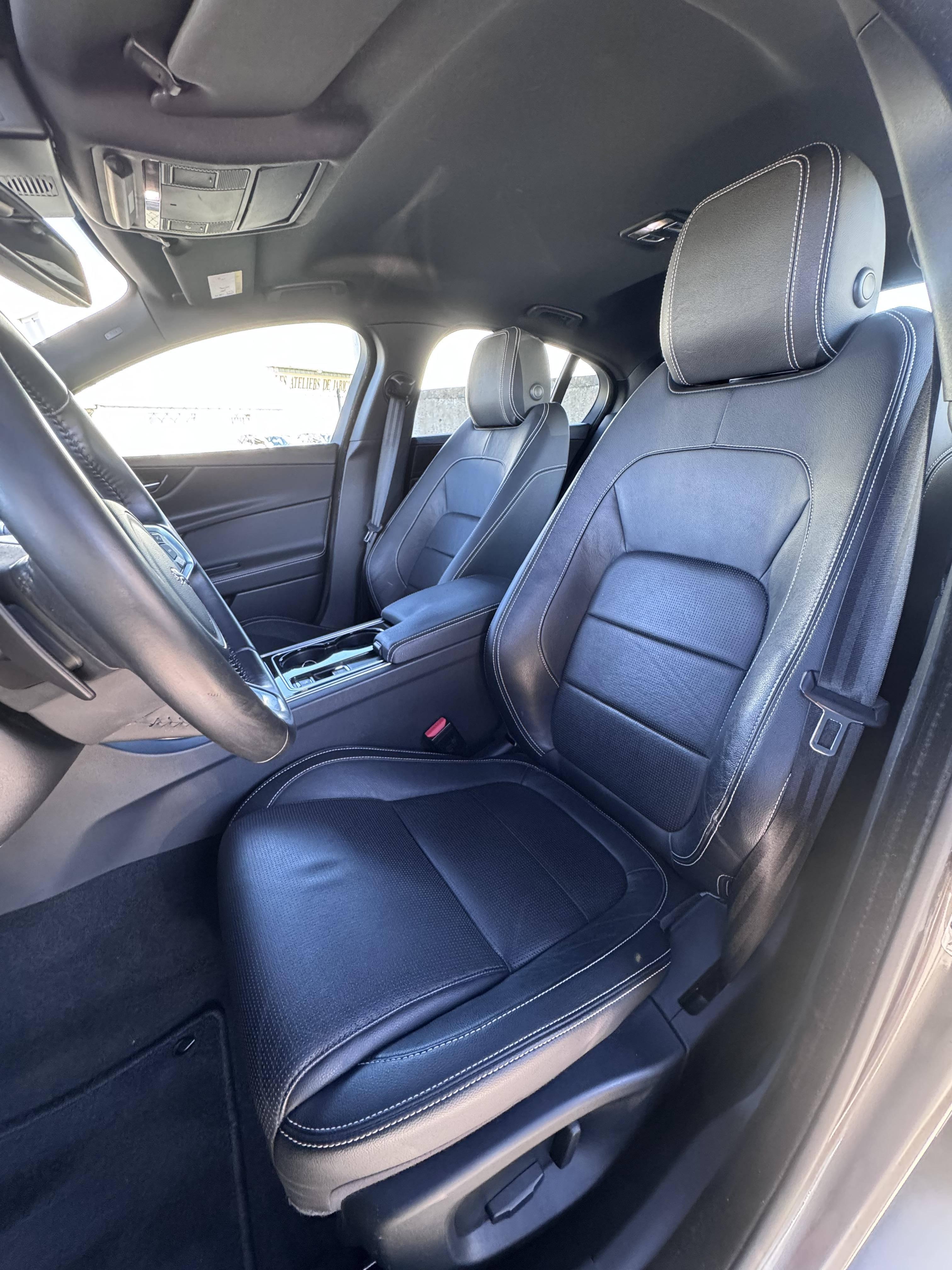 JAGUAR XE