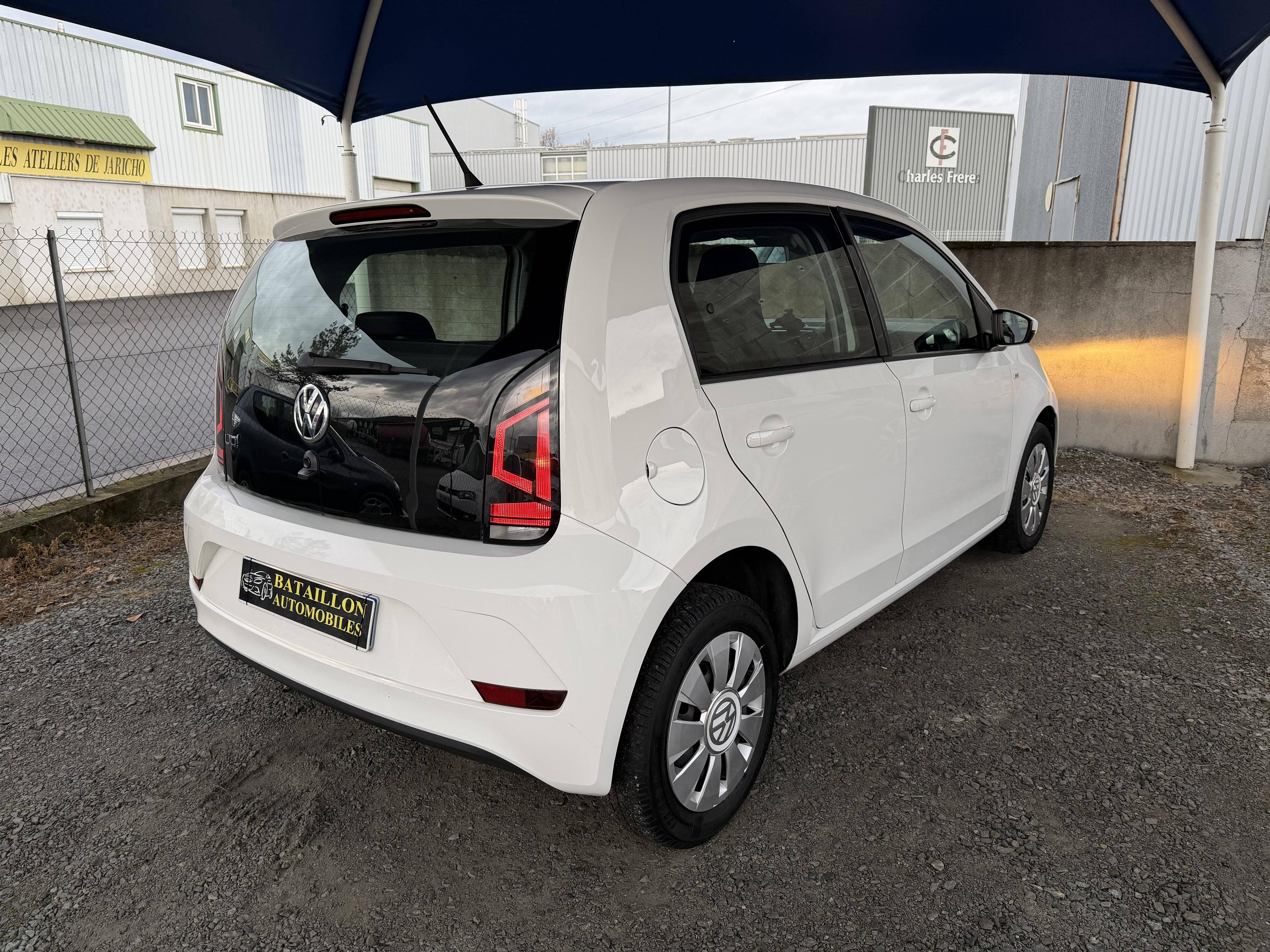 VOLKSWAGEN UP