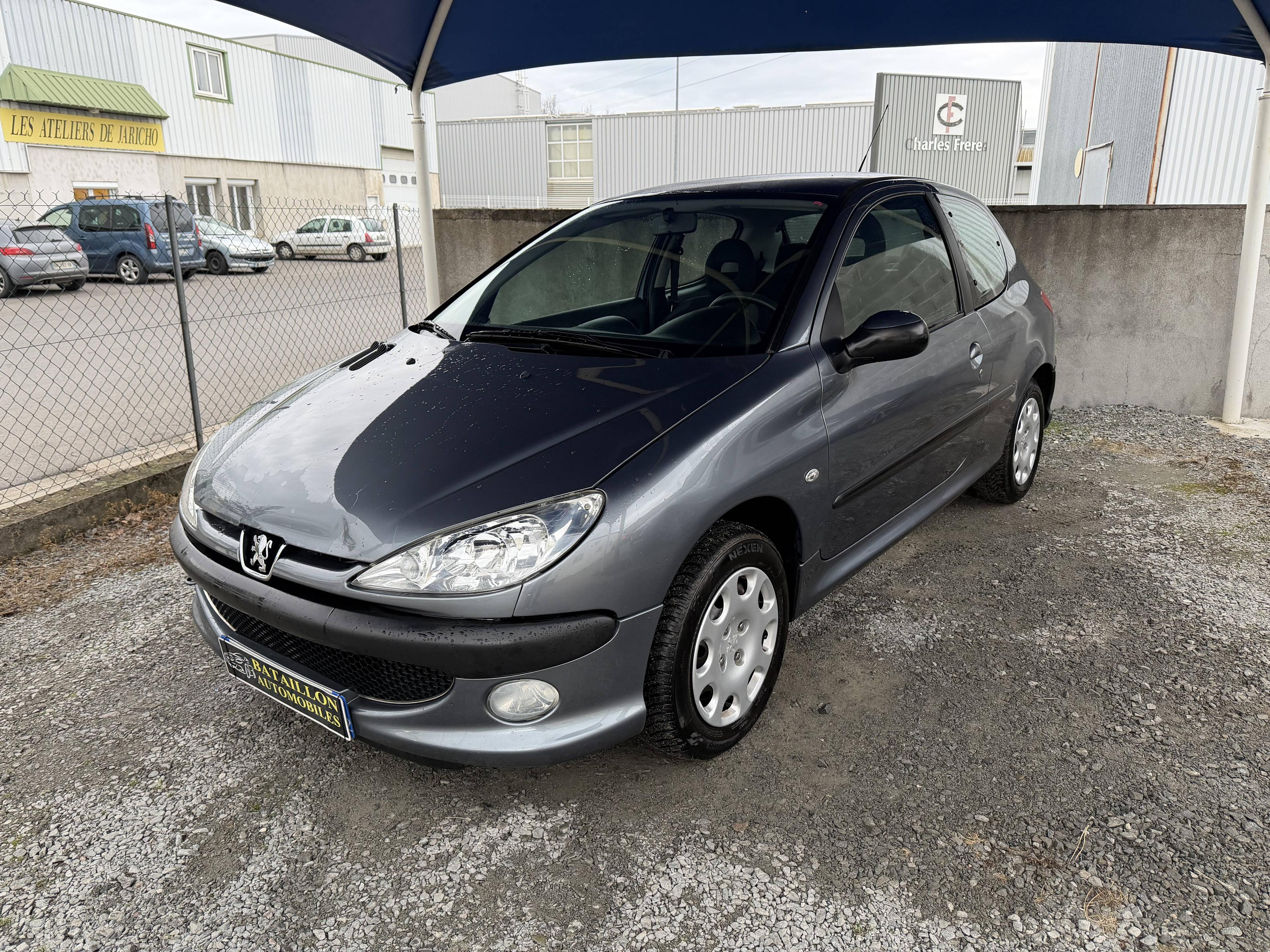 PEUGEOT 206