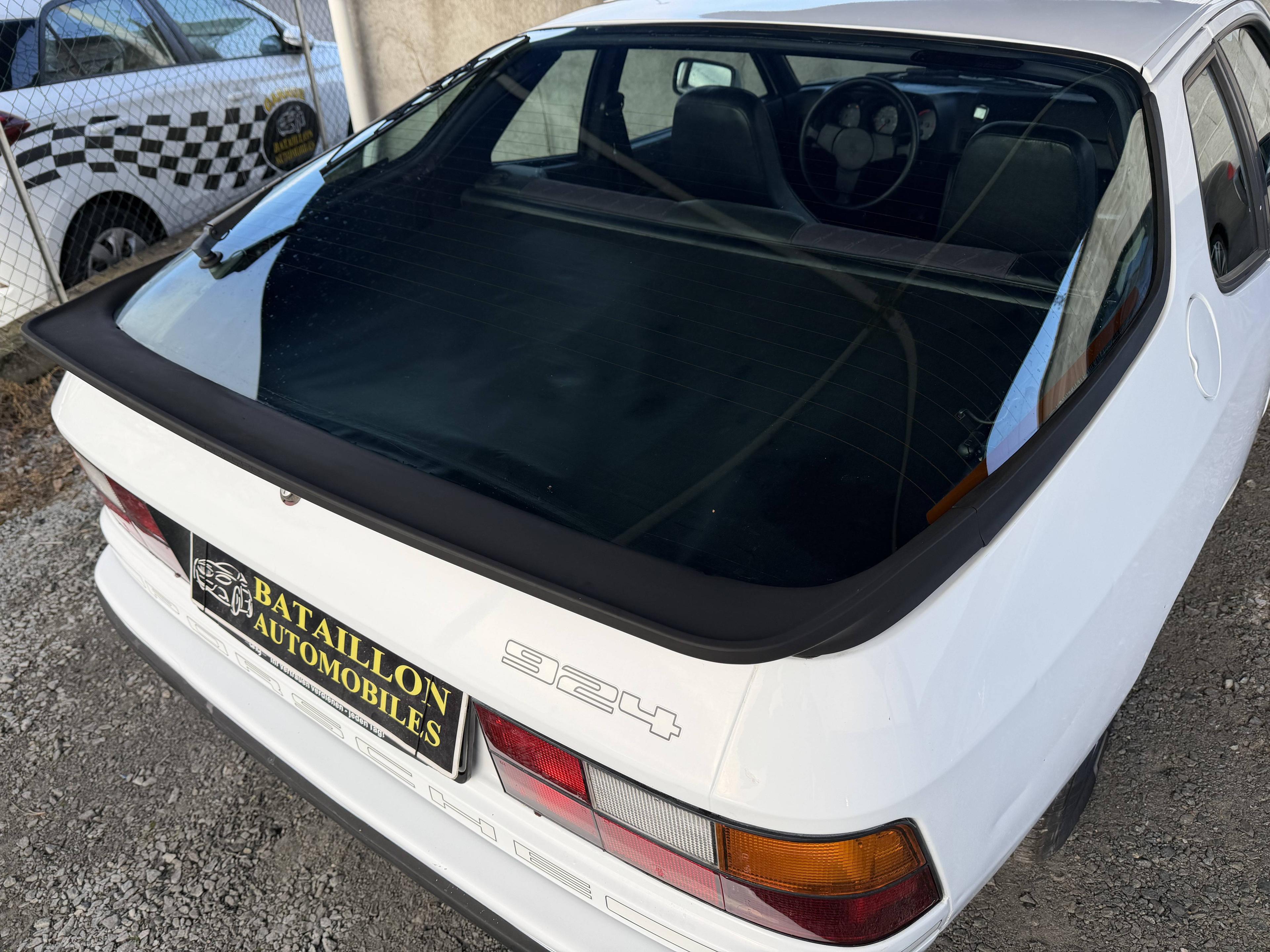 PORSCHE 924