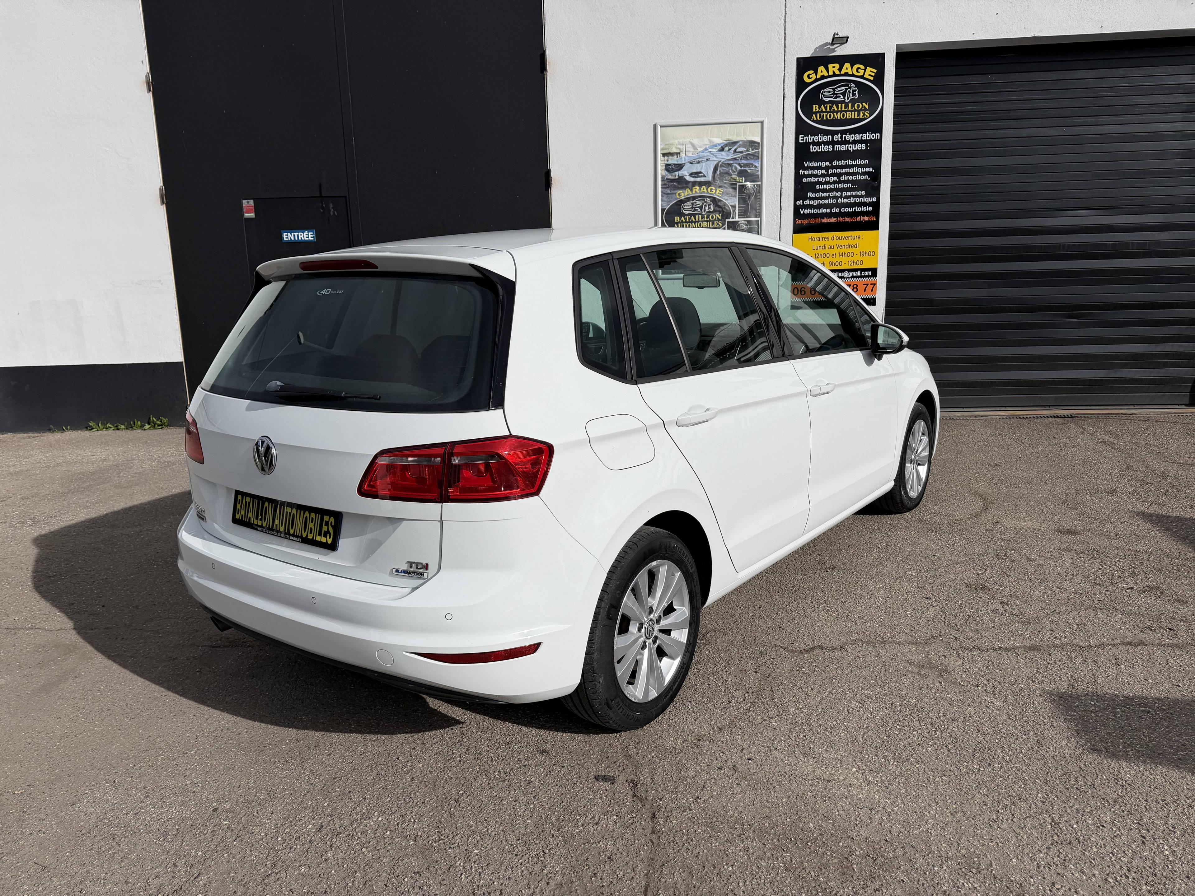 VOLKSWAGEN GOLF SPORTSVAN