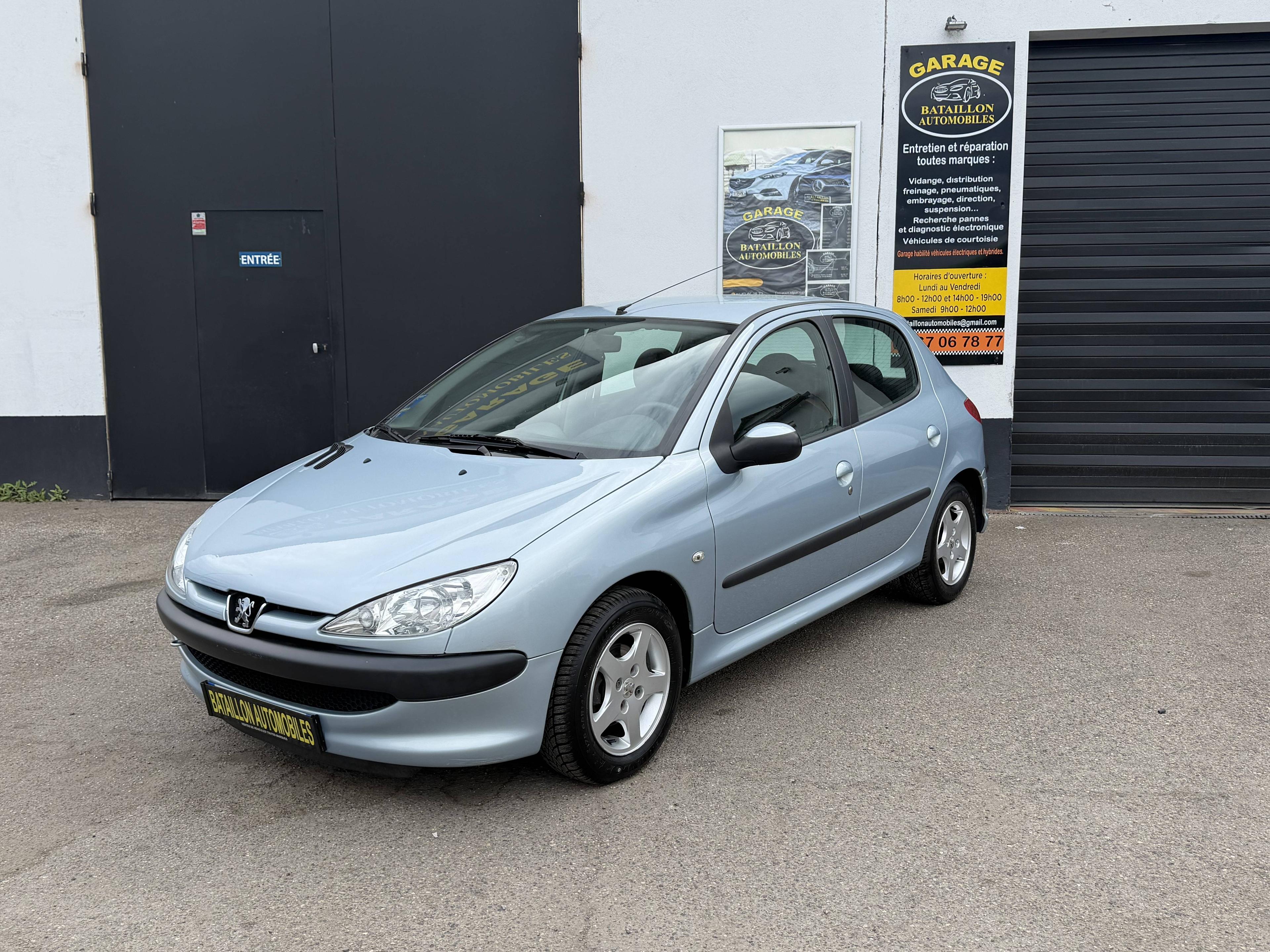 PEUGEOT 206