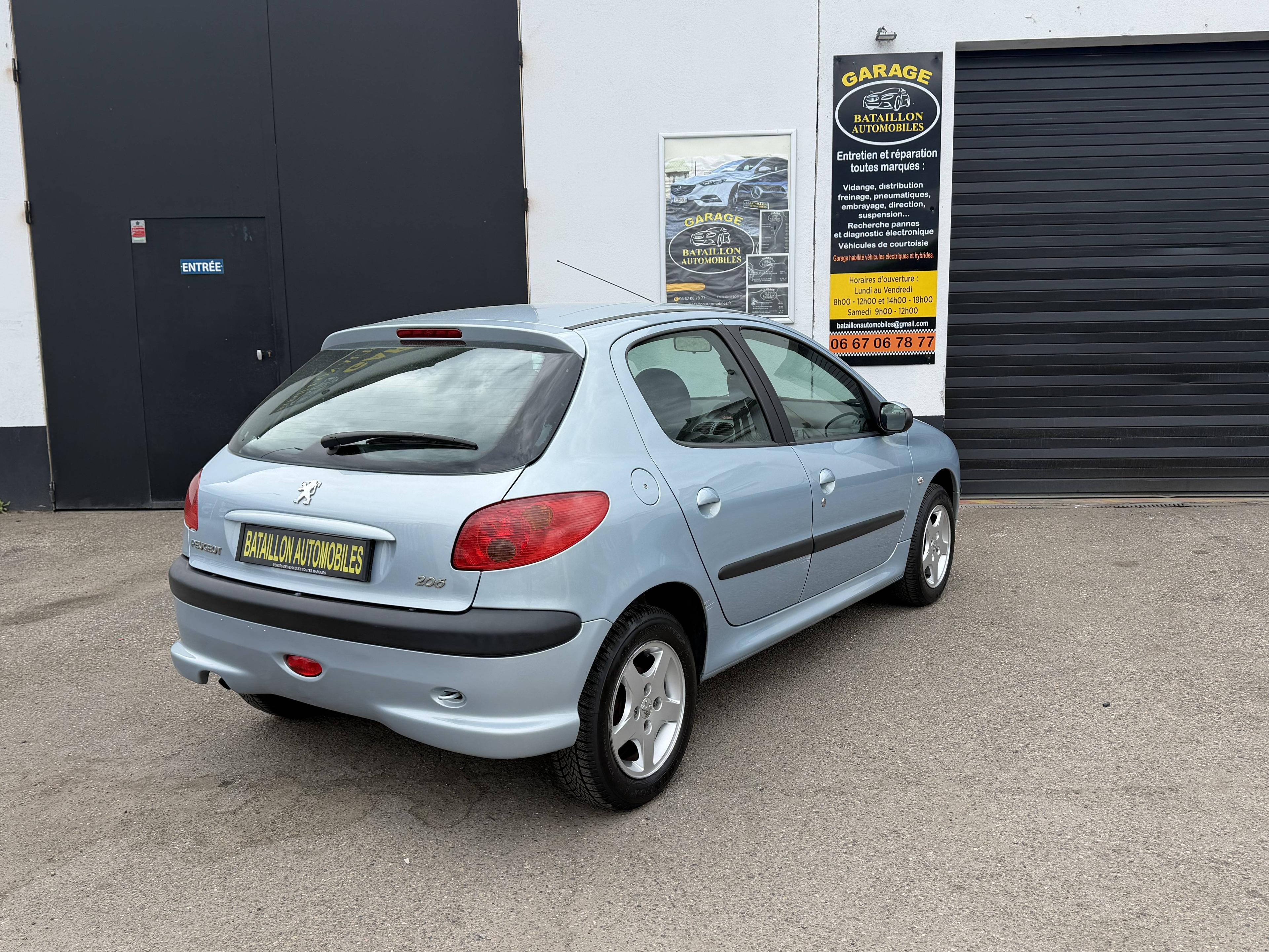 PEUGEOT 206