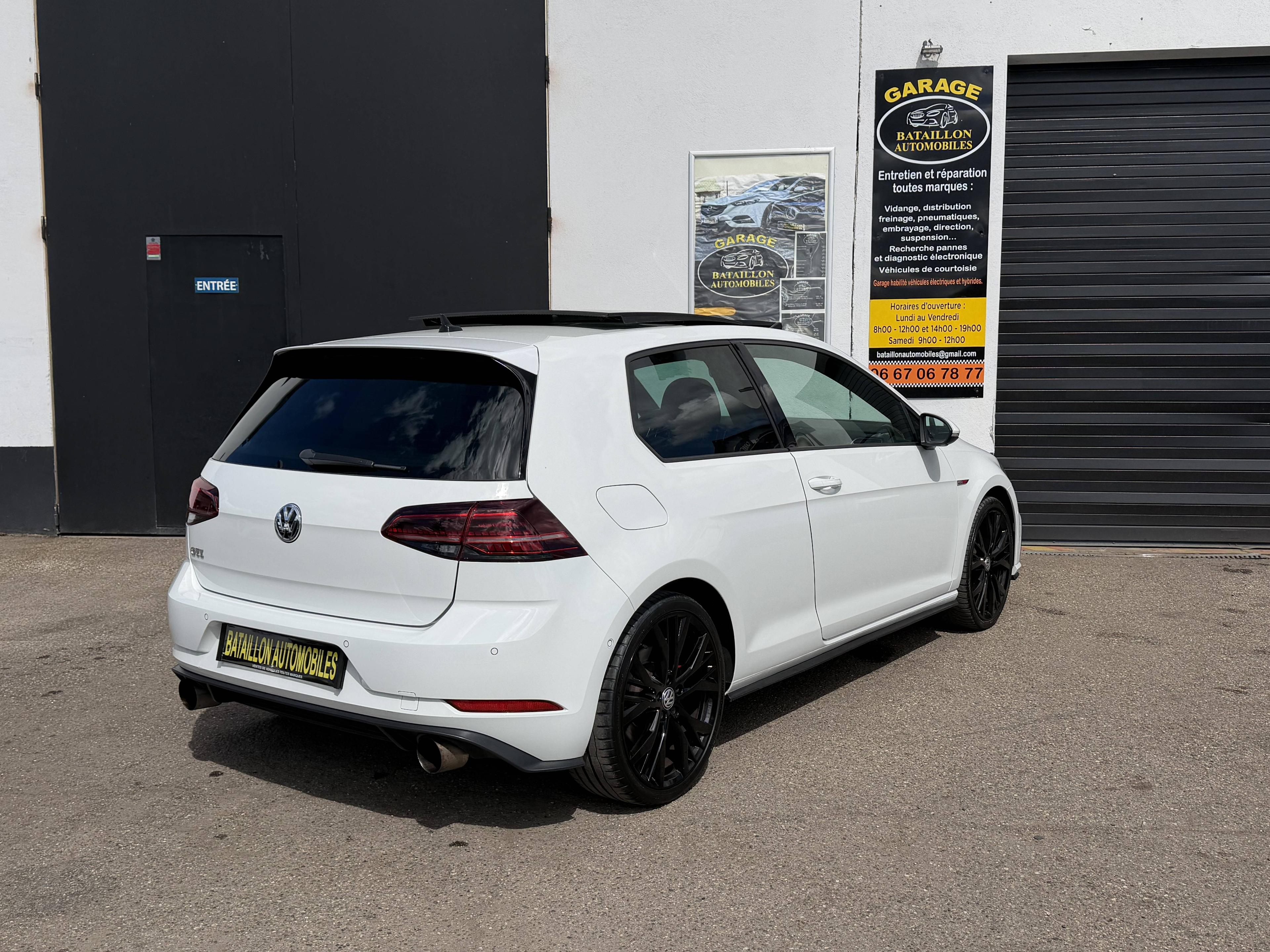 VOLKSWAGEN GOLF