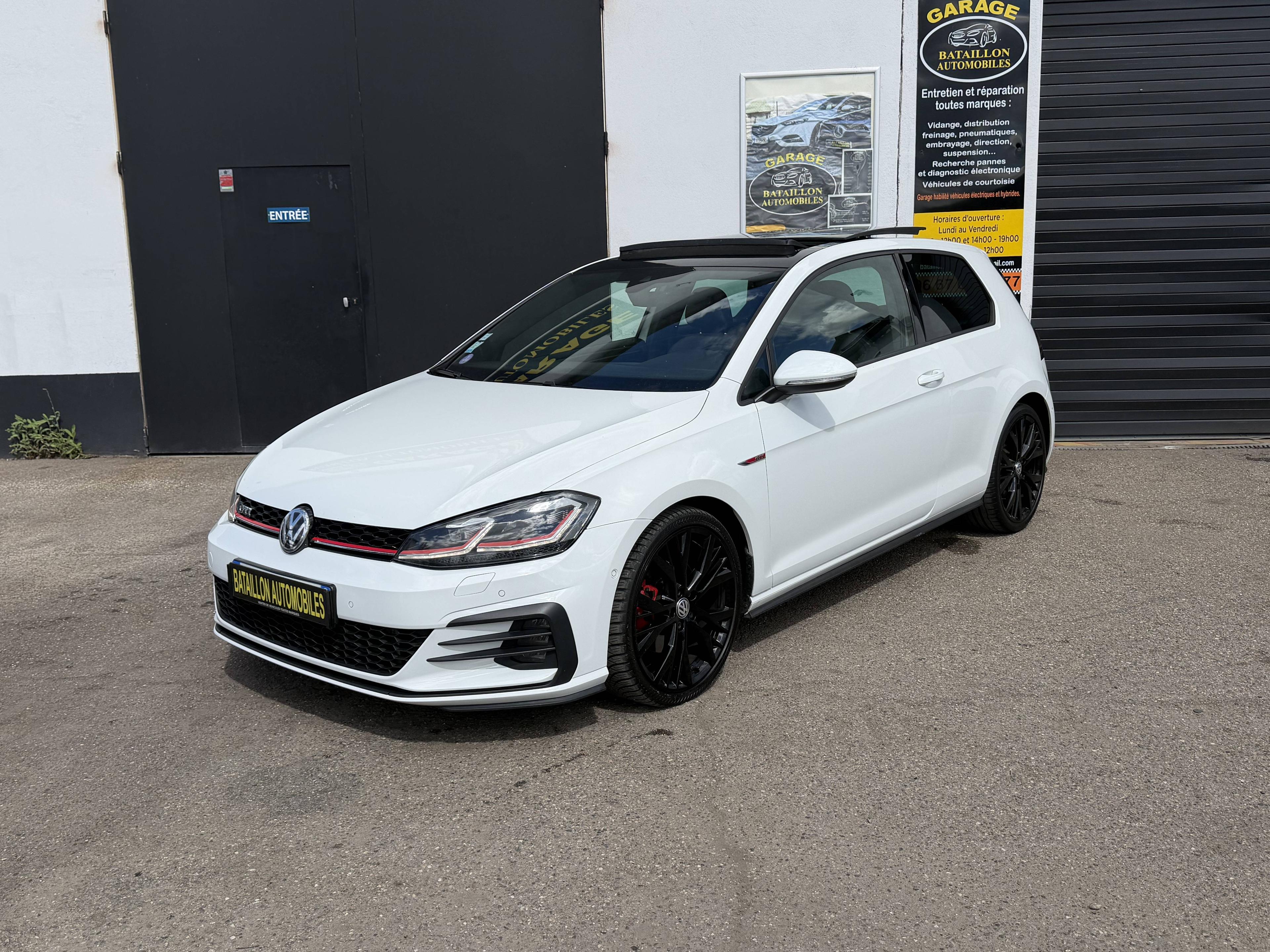 VOLKSWAGEN GOLF