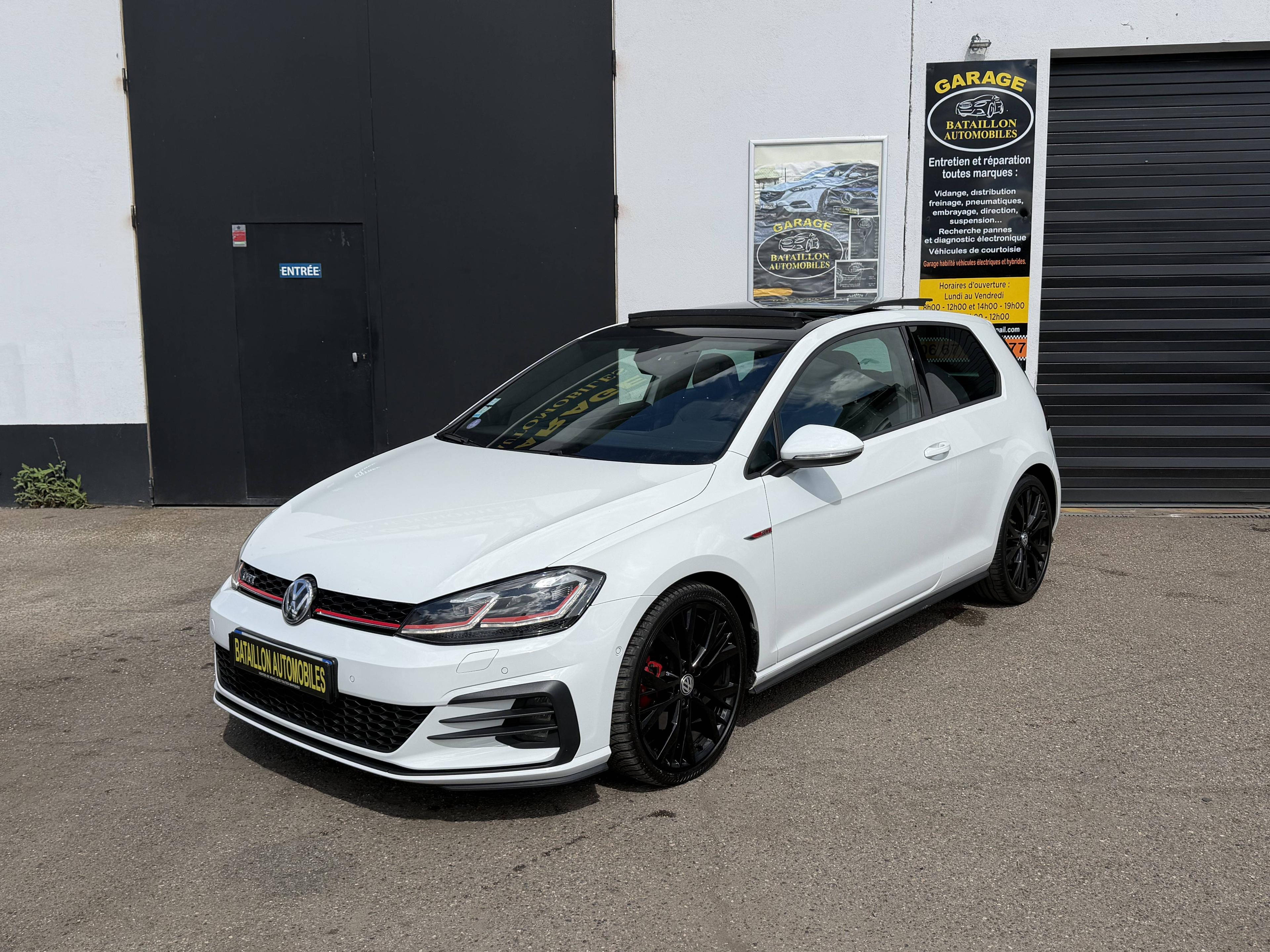 VOLKSWAGEN GOLF