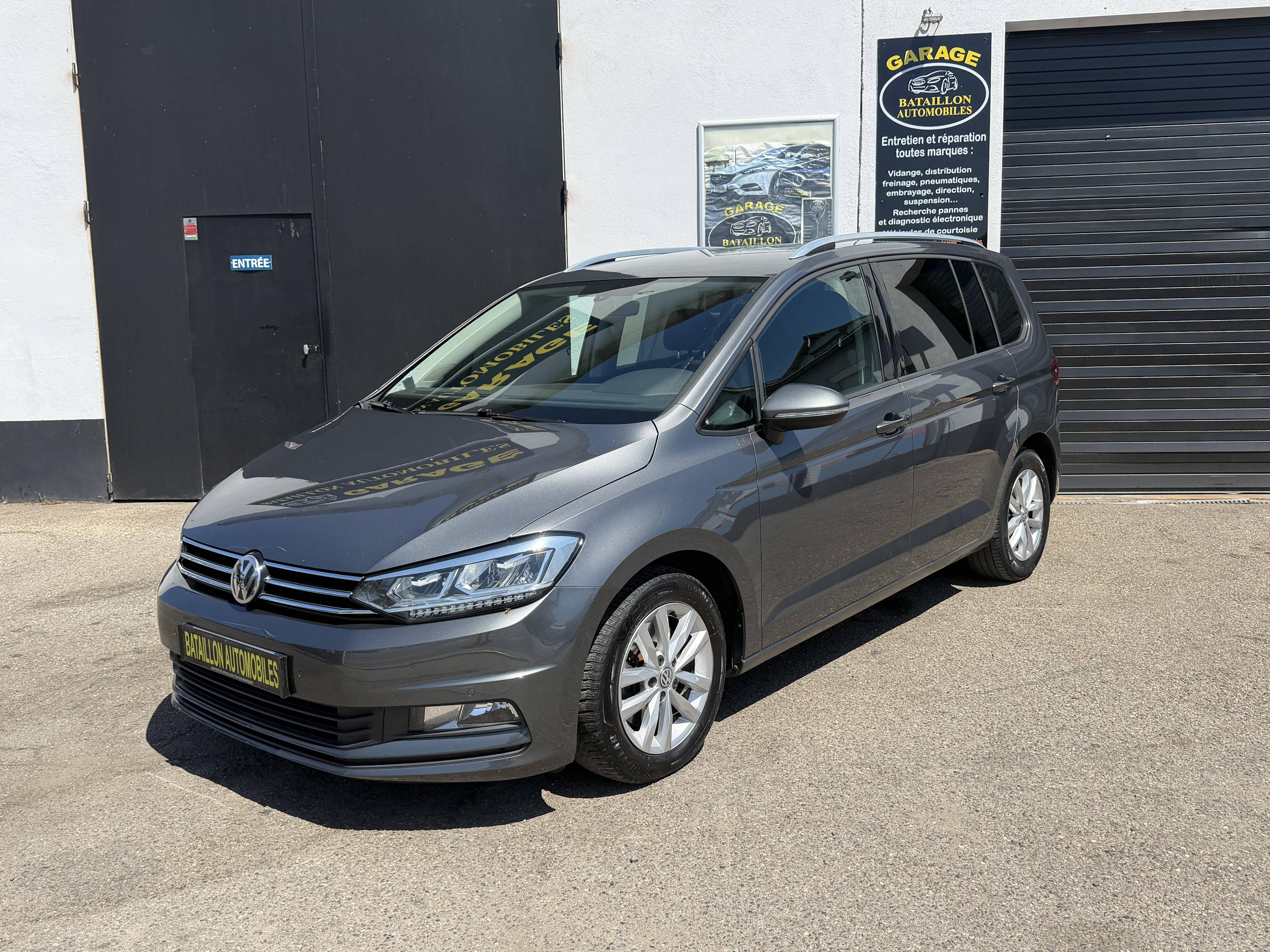 VOLKSWAGEN TOURAN