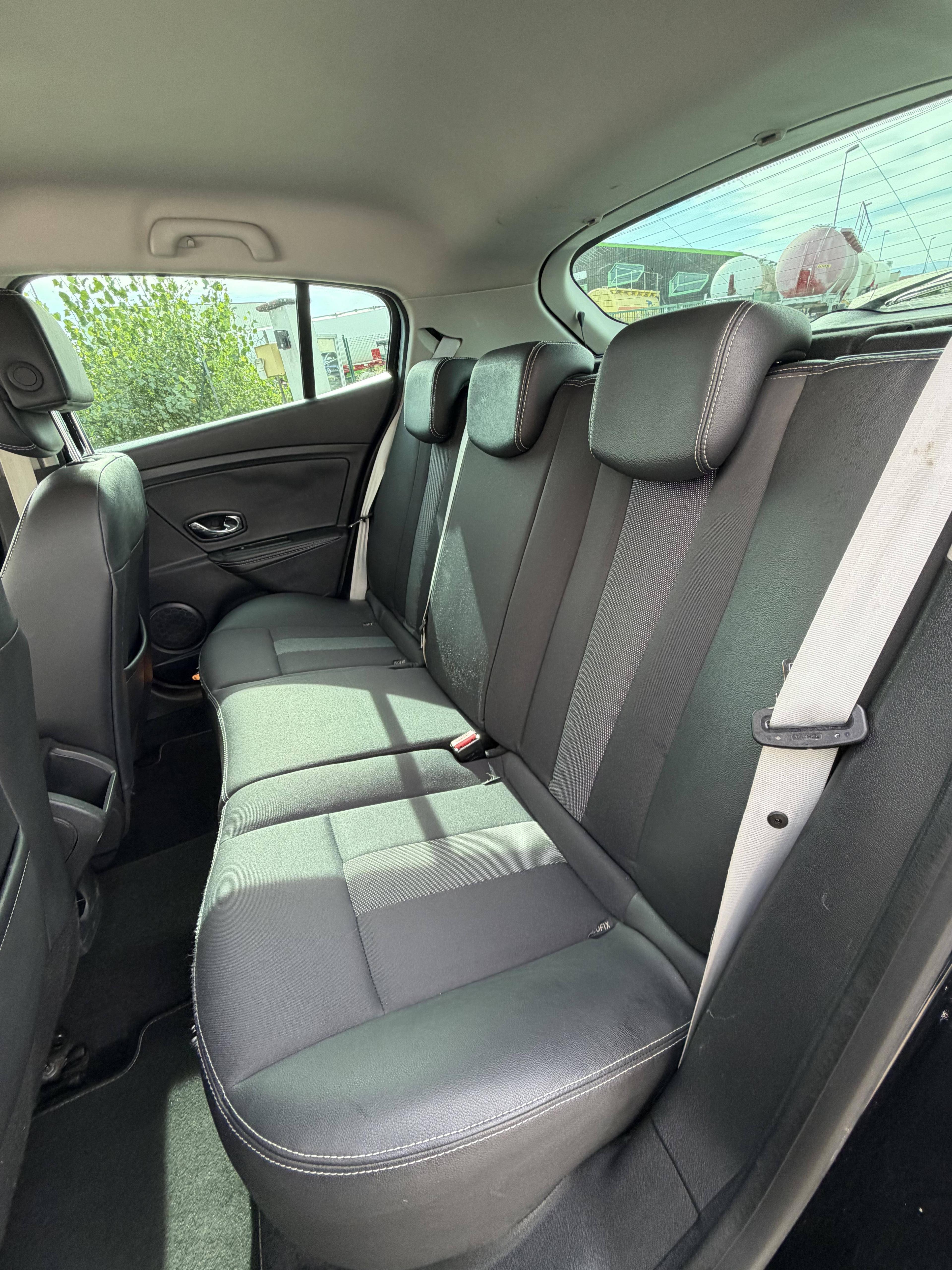 RENAULT MEGANE III BERLINE 5 PTES.