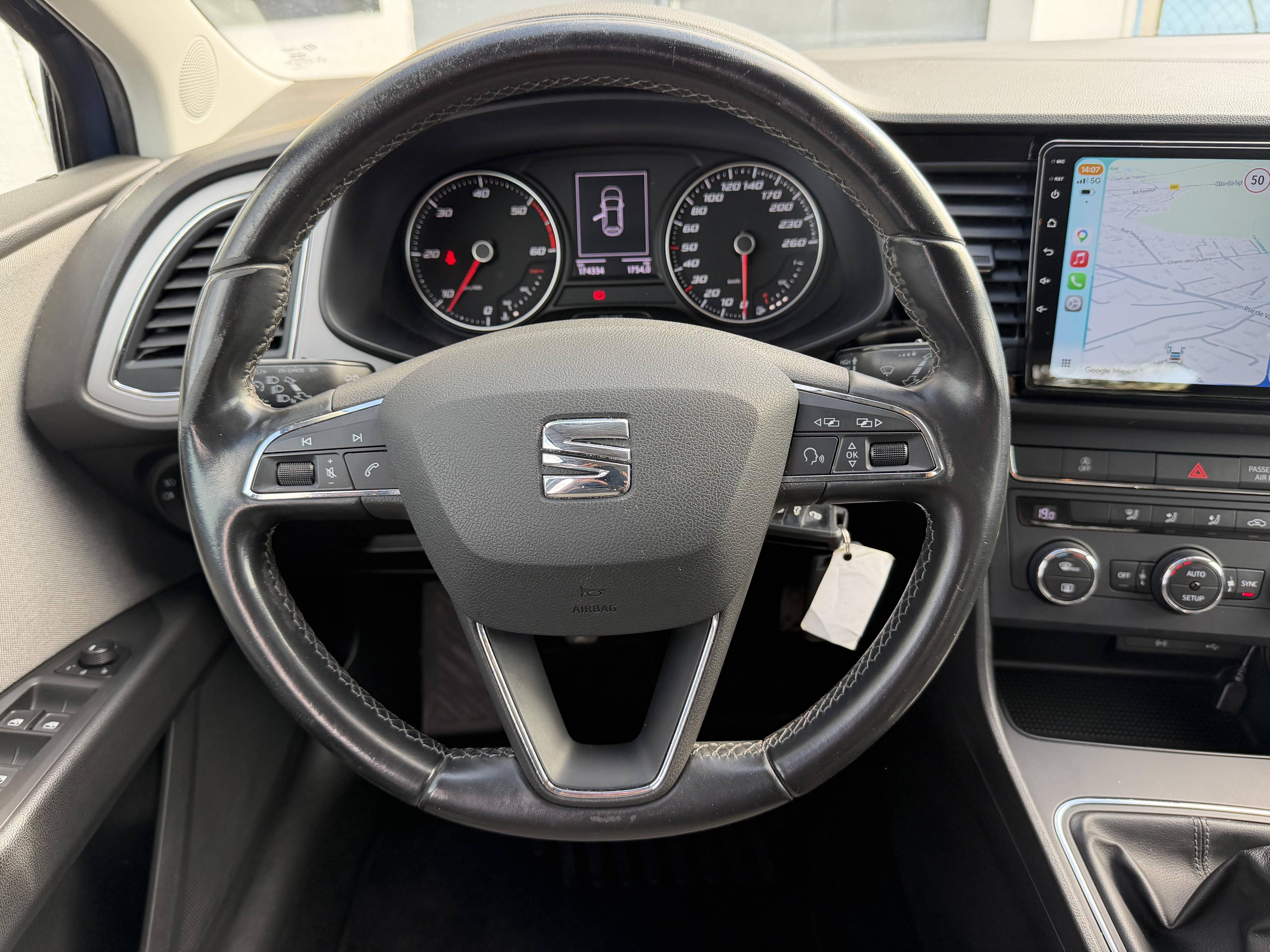 SEAT LEON